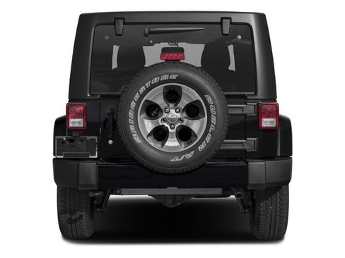 Used 2017 Jeep Wrangler Unlimited Sahara w/ Connectivity Group AWD/4WD image 9