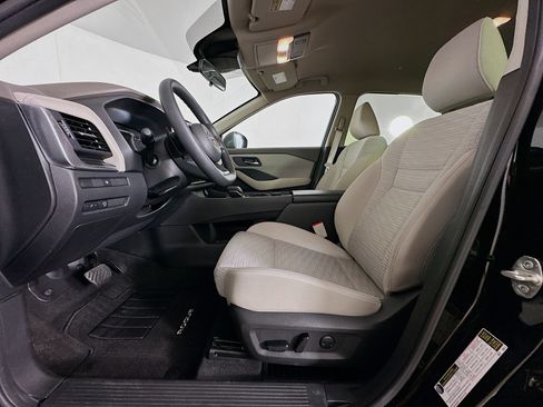 Used 2023 Nissan Rogue SV image 13