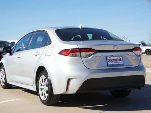 Used 2024 Toyota Corolla LE image 7