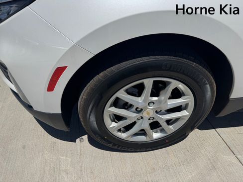 Used 2024 Chevrolet Equinox LT FWD image 8