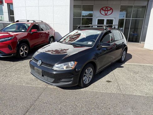 Used 2016 Volkswagen Golf S FWD image 2