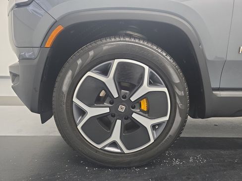 Used 2023 Rivian R1S Adventure AWD/4WD image 9