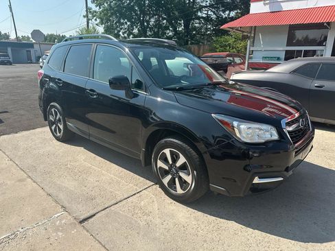 Used 2017 Subaru Forester 2.5i Premium AWD/4WD image 3