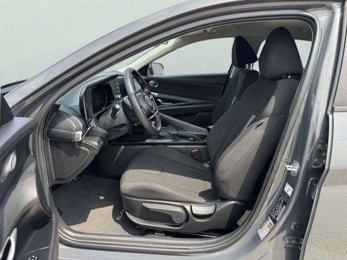 Used 2023 Hyundai Elantra SEL FWD image 18