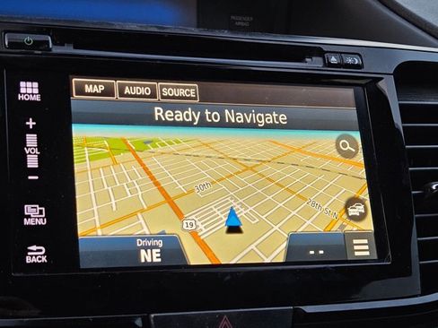 Used 2016 Honda Accord Touring image 15