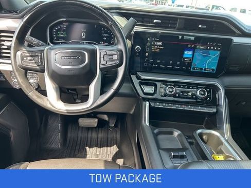Used 2024 GMC Sierra 2500 Denali image 2