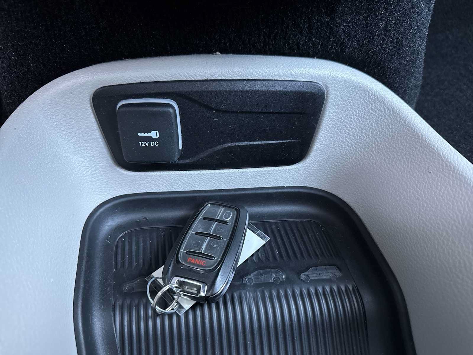 Used 2023 Chrysler Pacifica Touring-L w/ Uconnect Theater Family Group FWD image 40