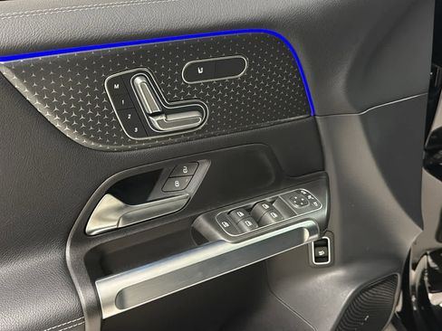 Certified 2024 Mercedes-Benz GLB 250 4MATIC image 16