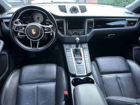 Used 2016 Porsche Macan S image 9
