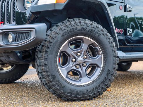 Used 2023 Jeep Gladiator Rubicon w/ Trailer Tow Package AWD/4WD image 2