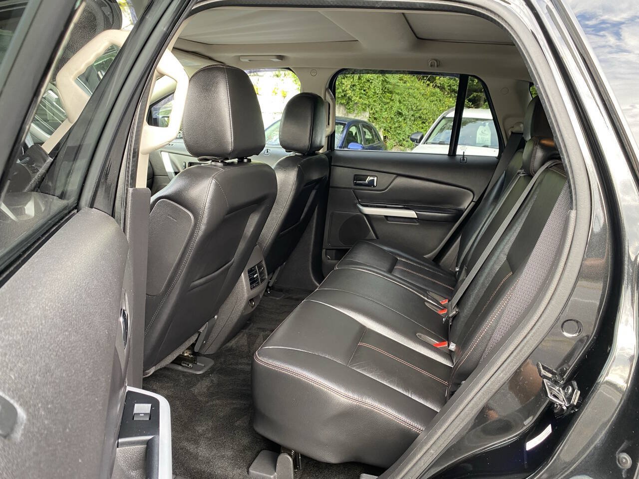 Used 2014 Ford Edge Limited w/ Equipment Group 301A AWD/4WD image 11