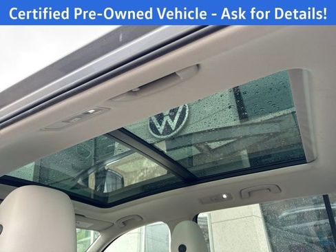 Used 2021 Volkswagen Tiguan SE w/ Panoramic Sunroof Package FWD image 21