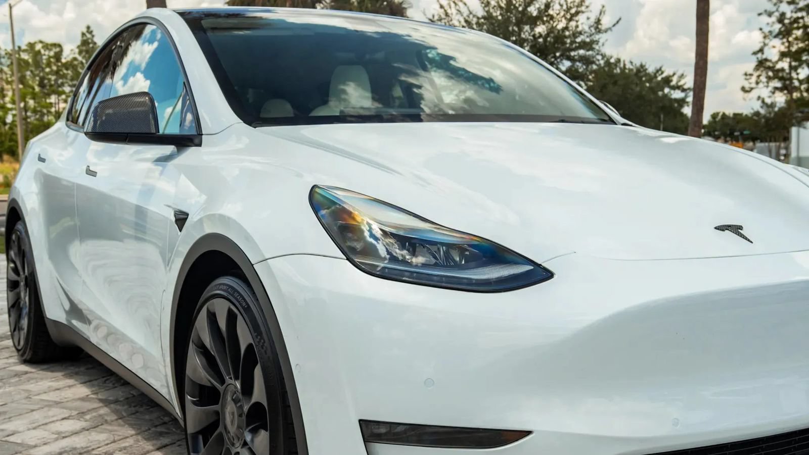 Used 2022 Tesla Model Y Performance AWD/4WD image 14