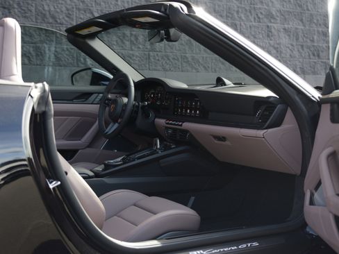 Certified 2026 Porsche 911 GTS image 26