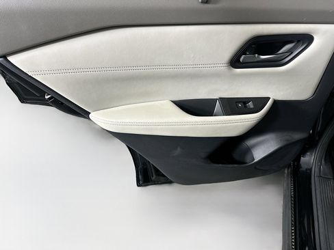 Used 2023 Nissan Rogue SV w/ SV Premium B Package AWD/4WD image 25