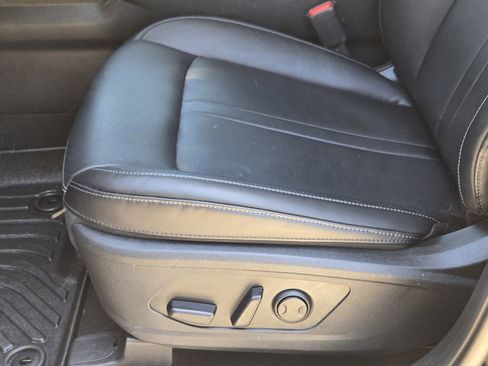 Certified 2025 Kia Sorento EX w/ EX Panoramic Sunroof Package FWD image 26