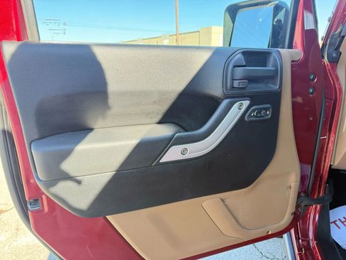 Used 2011 Jeep Wrangler Unlimited Rubicon w/ Dual Top Group image 9