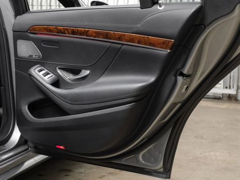 Used 2014 Mercedes-Benz S 550 Sedan image 60
