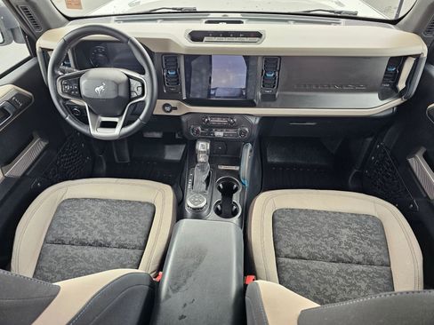 Used 2022 Ford Bronco Wildtrak image 16