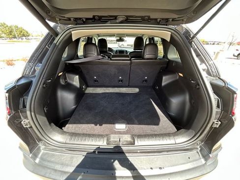 Used 2021 Jeep Cherokee Latitude Lux w/ Comfort/Convenience Group FWD image 27