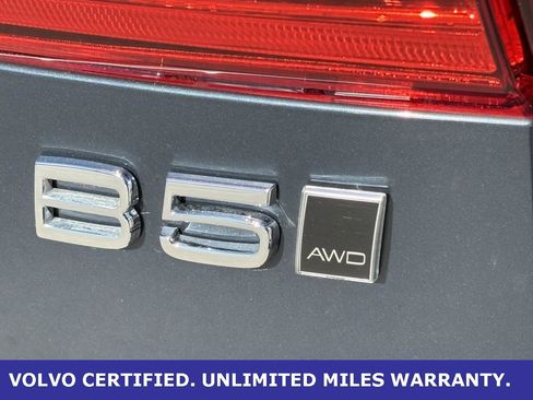 Certified 2024 Volvo XC60 B5 Plus w/ Protection Package Premier image 10