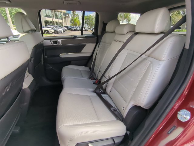 Used 2025 Hyundai Santa Fe Limited FWD image 17