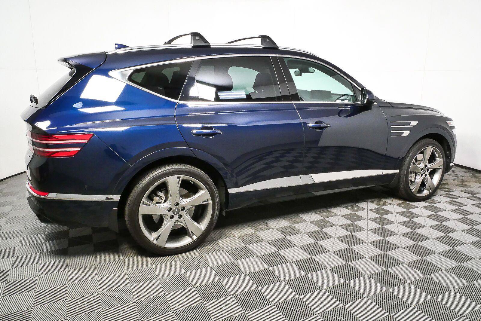 Used 2022 Genesis GV80 2.5T w/ Prestige Package 04 AWD/4WD image 2