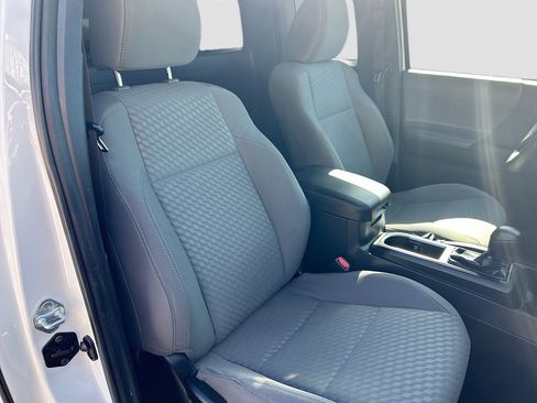 Used 2022 Toyota Tacoma SR image 26