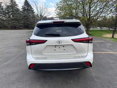 Used 2023 Toyota Highlander Limited image 4