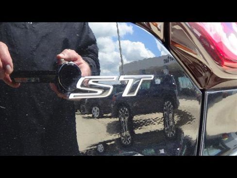 Used 2024 Buick Encore GX Sport Touring image 9