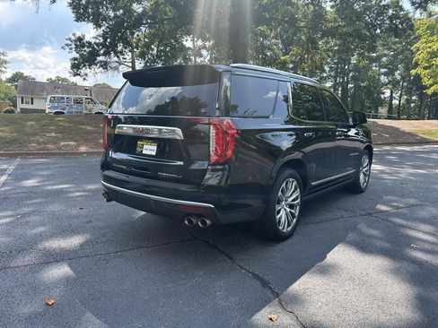 Used 2022 GMC Yukon Denali w/ Denali Premium Package AWD/4WD image 5
