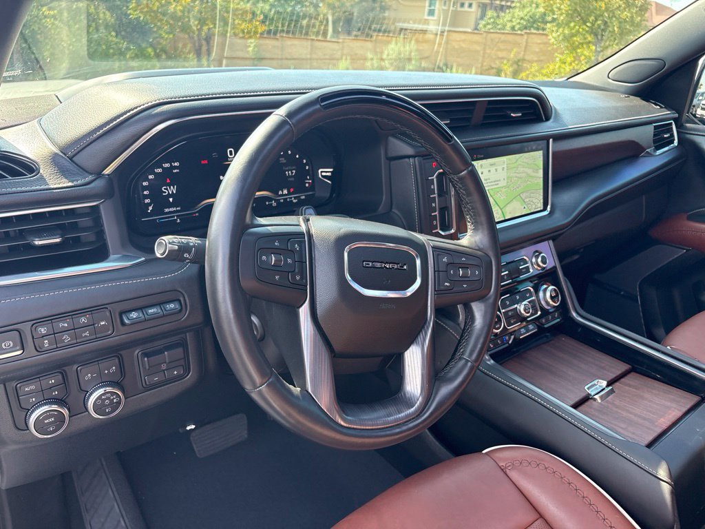 Used 2023 GMC Yukon Denali Ultimate AWD/4WD image 13