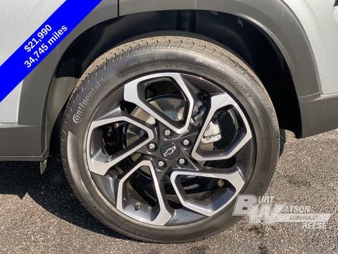 Used 2025 Chevrolet Trax RS w/ Driver Confidence Package FWD image 16