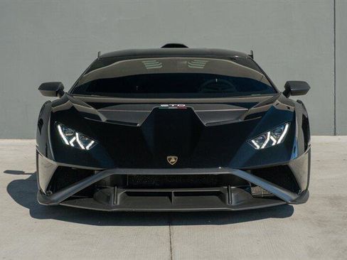 Used 2021 Lamborghini Huracan STO image 3