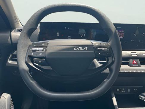 Used 2025 Kia K4 FWD image 17