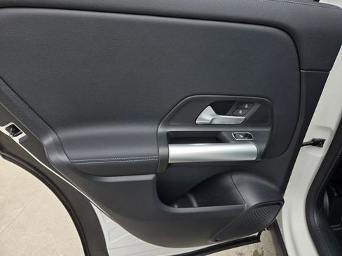 Certified 2025 Mercedes-Benz GLA 250 4MATIC image 36