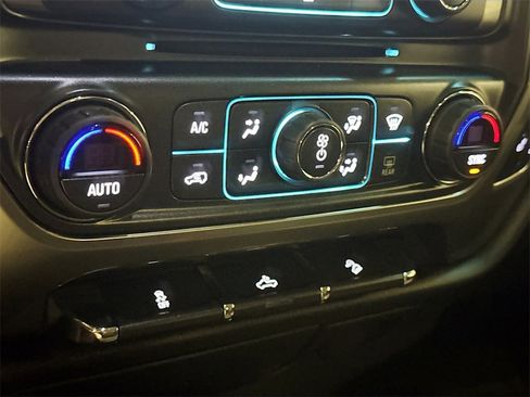 Used 2018 Chevrolet Silverado 1500 LT w/ All Star Edition image 17