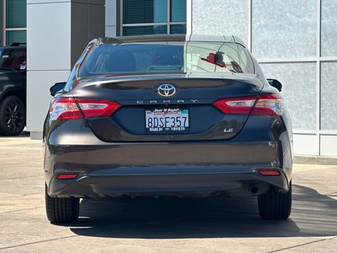 Used 2018 Toyota Camry LE FWD image 5