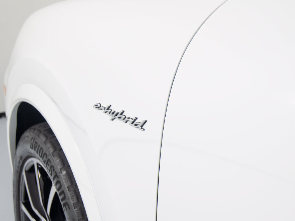 Certified 2026 Porsche Cayenne E-Hybrid Coupe AWD/4WD image 45