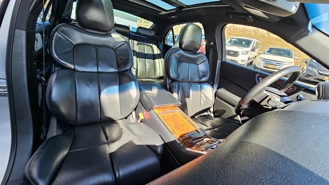 Used 2018 Lincoln Continental Reserve w/ Luxury Package AWD/4WD image 22