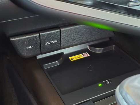 Used 2024 Toyota Camry XLE w/ Cold Weather Package FWD image 31