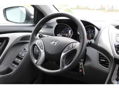 Used 2013 Hyundai Elantra GLS w/ Preferred Pkg image 13