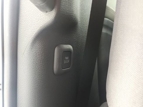 Used 2026 Toyota Sienna LE FWD image 17