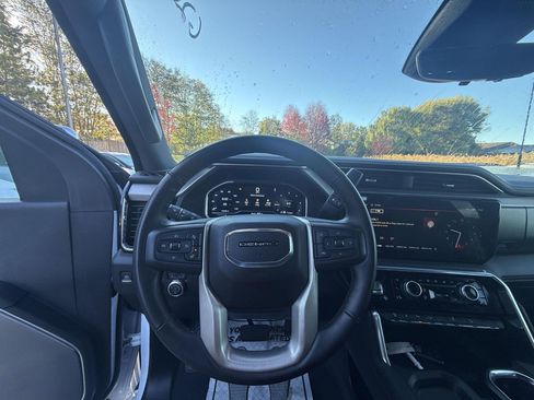 Used 2024 GMC Sierra 2500 Denali w/ Denali Reserve Package image 17