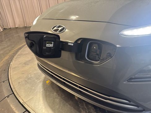 Used 2023 Hyundai Kona SE w/ Cargo Package image 16