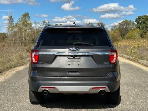 Used 2016 Ford Explorer Limited w/ Equipment Group 301A AWD/4WD image 31