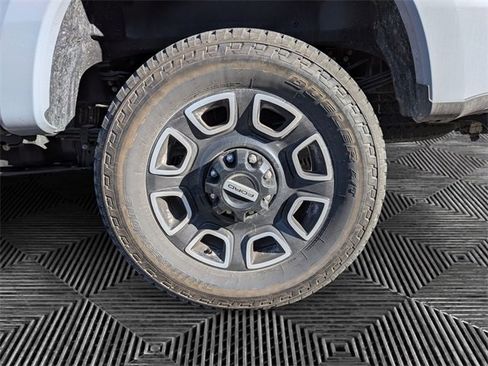 Used 2025 Ford F250 Platinum image 9