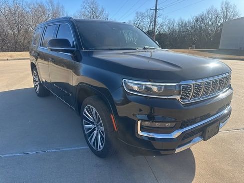 Used 2023 Jeep Grand Wagoneer Series III image 4