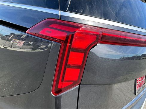 Used 2025 Kia Carnival LX image 29