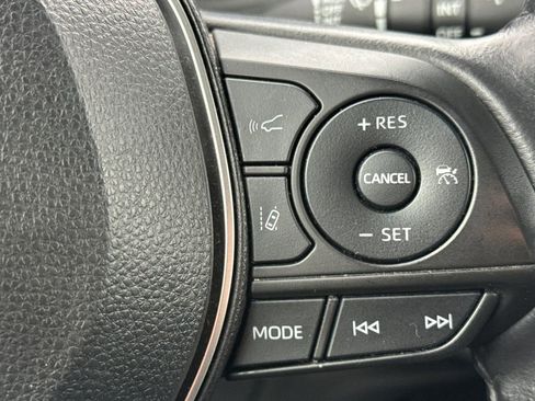 Used 2022 Toyota Corolla Cross LE image 26